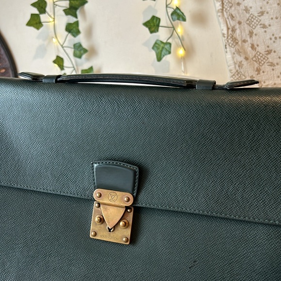 Authentic Louis Vuitton Green Taiga Leather Briefcase Gold Hardware And Handle - Picture 16 of 17